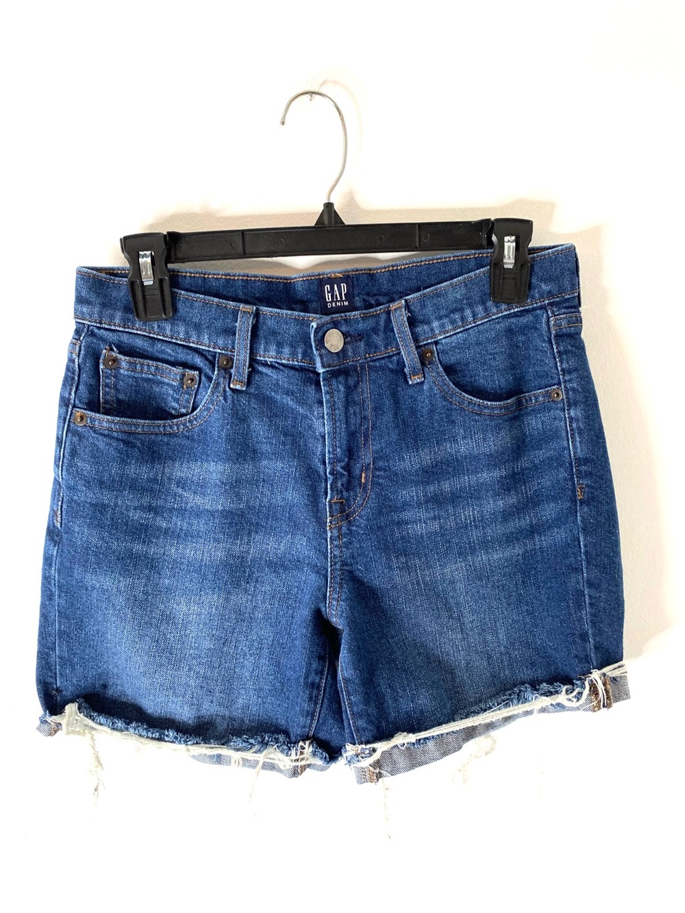 GAP 5 Inch Denim Shorts Dark Wash Raw Hem Stretch Jean Shorts